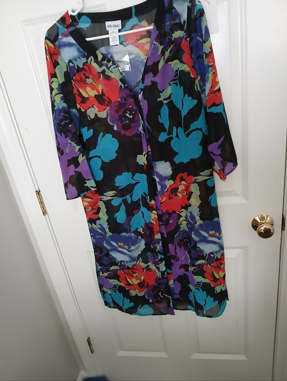 Vicki Wayne  Black Multicolor Floral Button-Front Tunics